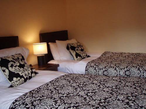 The Horse & Jockey Inn Knighton  Bagian luar foto
