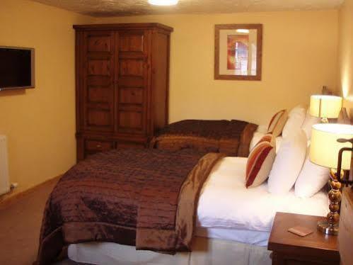 The Horse & Jockey Inn Knighton  Bagian luar foto