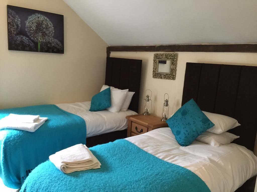 The Horse & Jockey Inn Knighton  Bagian luar foto