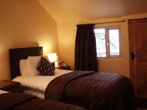 The Horse & Jockey Inn Knighton  Bagian luar foto