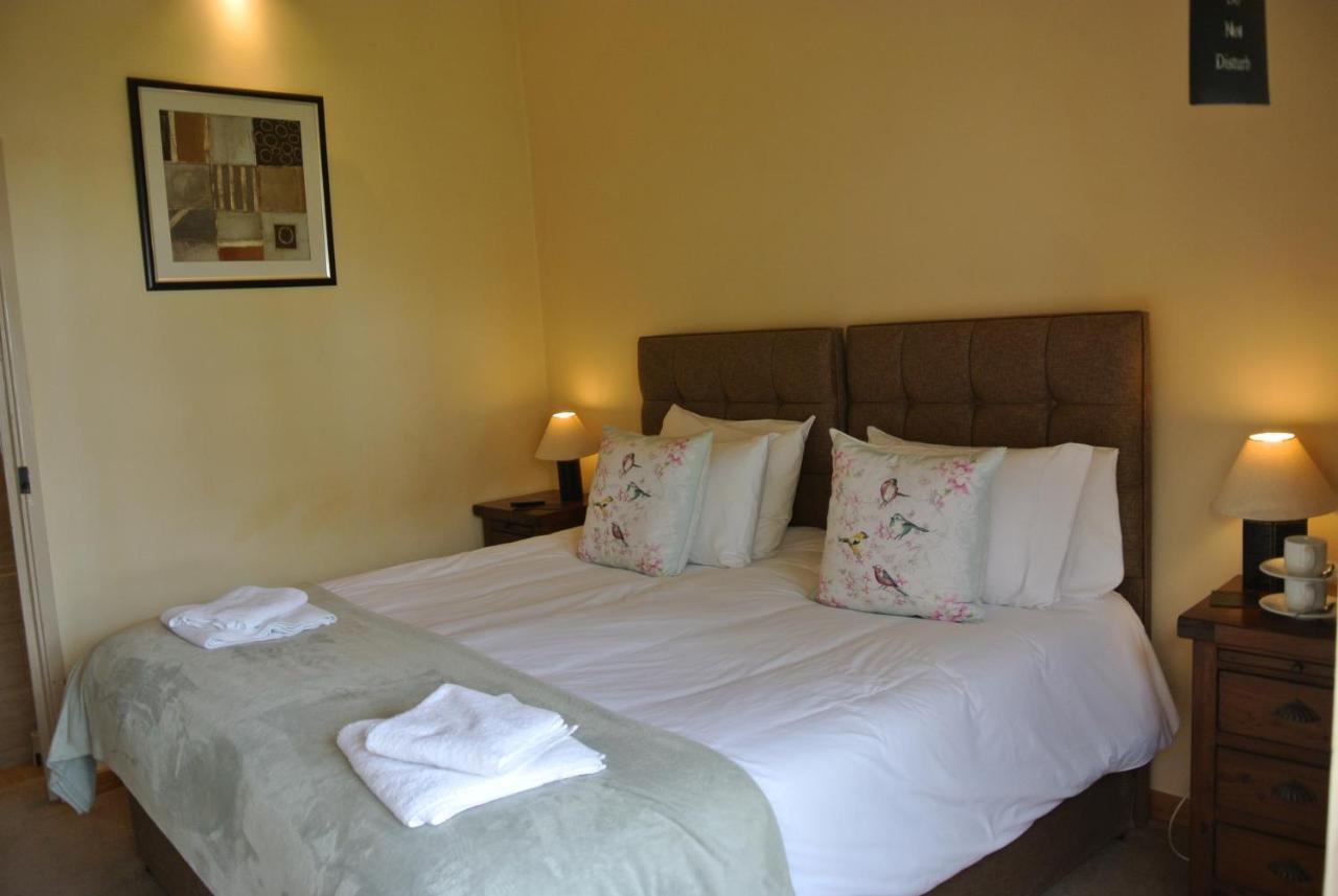 The Horse & Jockey Inn Knighton  Bagian luar foto