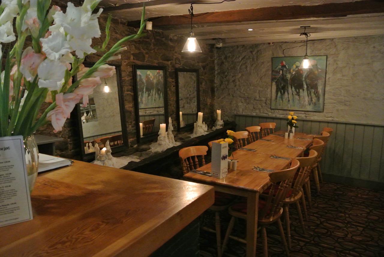 The Horse & Jockey Inn Knighton  Bagian luar foto