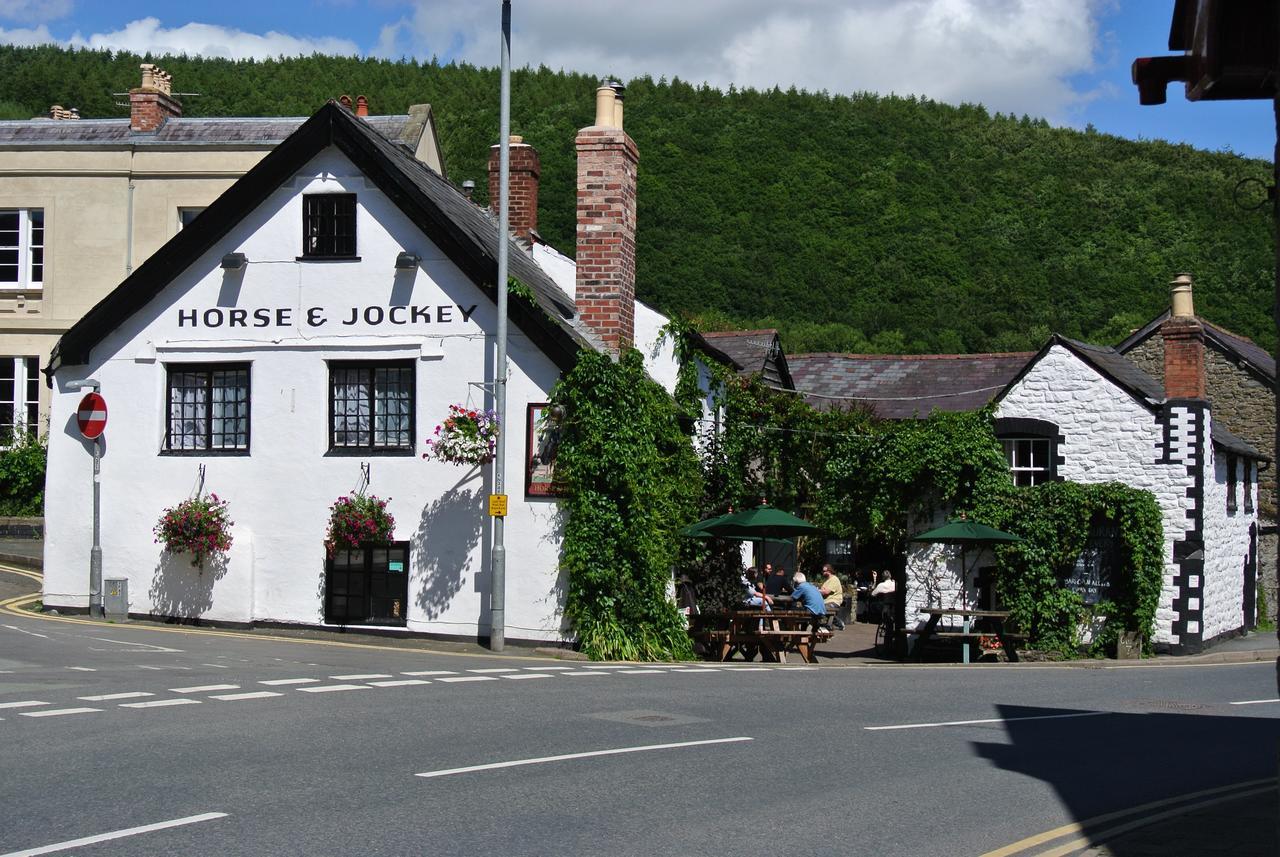 The Horse & Jockey Inn Knighton  Bagian luar foto